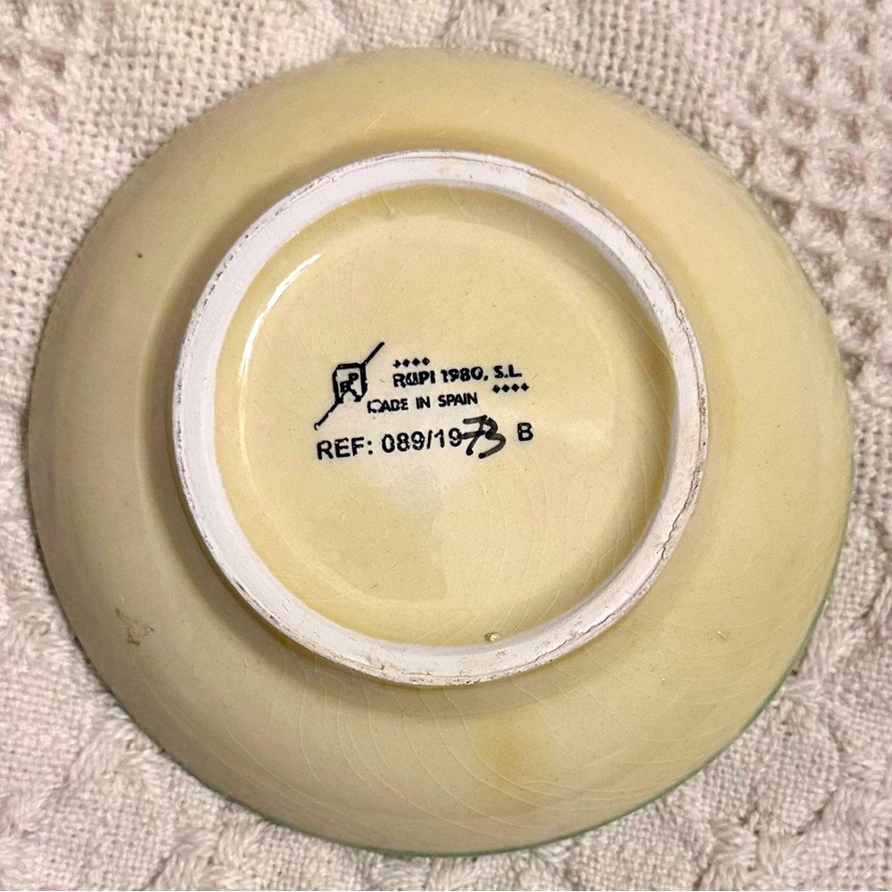 Authentic Hand Made Spanish Garlic/ Olive  Grater Zester Dish Made in Spain 1980 - Picture 5 of 6